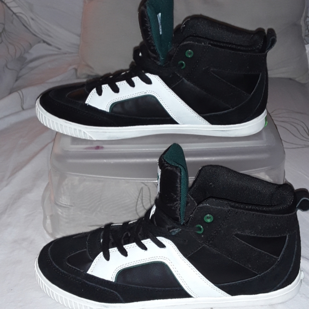 Black & white High-top sneaker by House Design